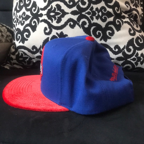 Mitchell and ness Detroit Pistons SnapBack - Picture 4 of 12